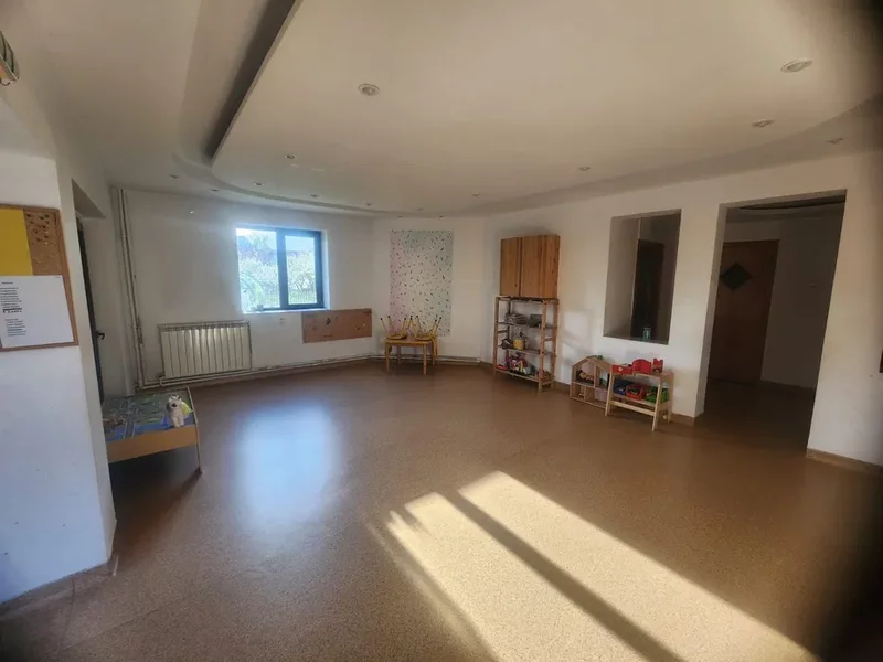 Otopeni, vila inchiriata unei gradinite se vinde cu chirias sau fara